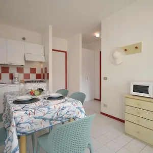 https://appartamenti-urano.hotelinveneto.com